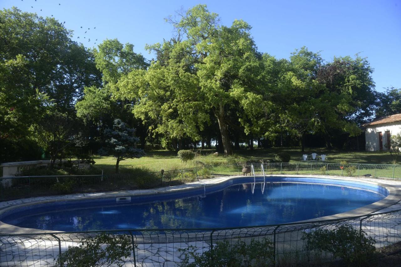 Chateau Rosemont: Family Estate with Pool & Tennis in Médoc Labarde Exterior photo