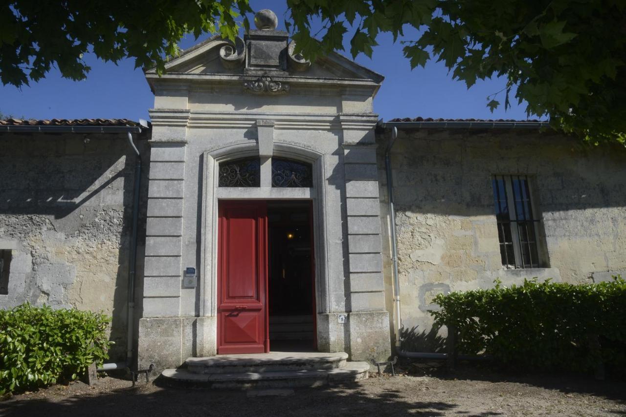 Chateau Rosemont: Family Estate with Pool & Tennis in Médoc Labarde Exterior photo