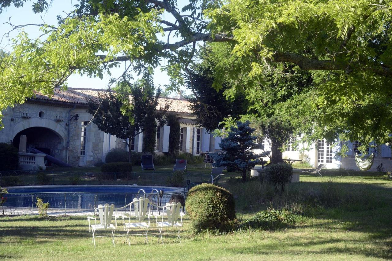 Chateau Rosemont: Family Estate with Pool & Tennis in Médoc Labarde Exterior photo