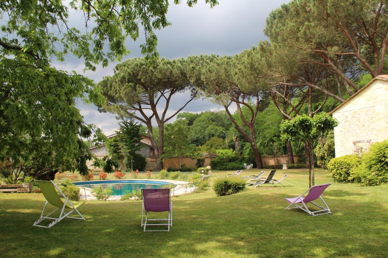 Chateau Rosemont: Family Estate with Pool & Tennis in Médoc Labarde Exterior photo