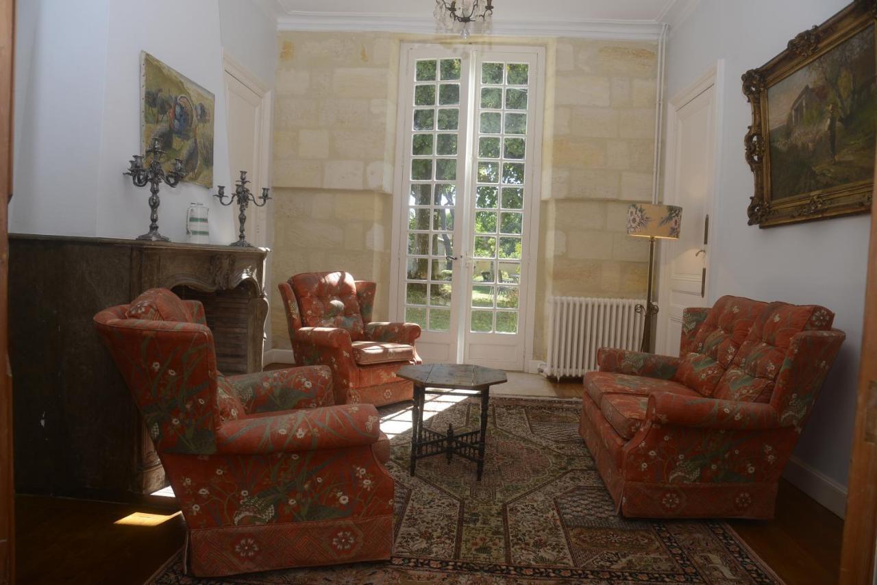 Chateau Rosemont: Family Estate with Pool & Tennis in Médoc Labarde Exterior photo