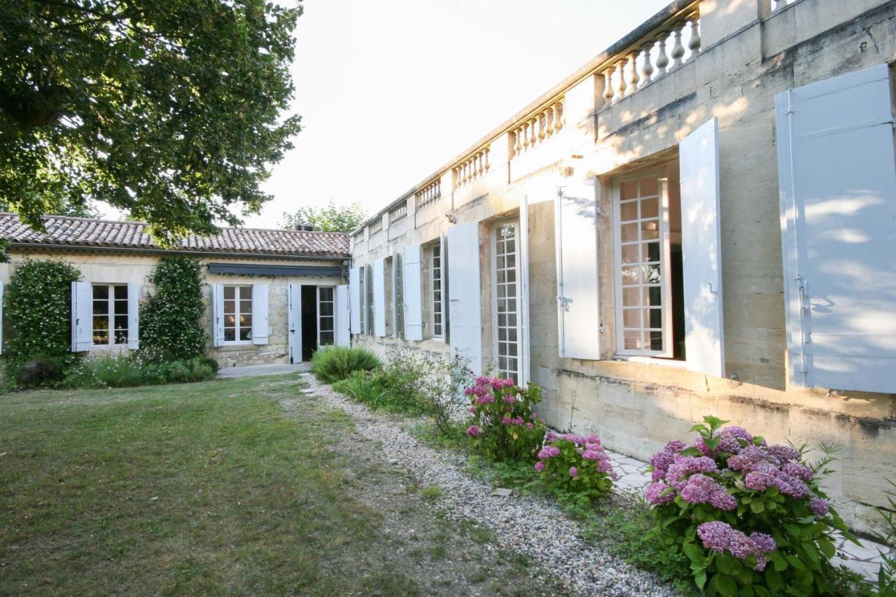 Chateau Rosemont: Family Estate with Pool & Tennis in Médoc Labarde Exterior photo