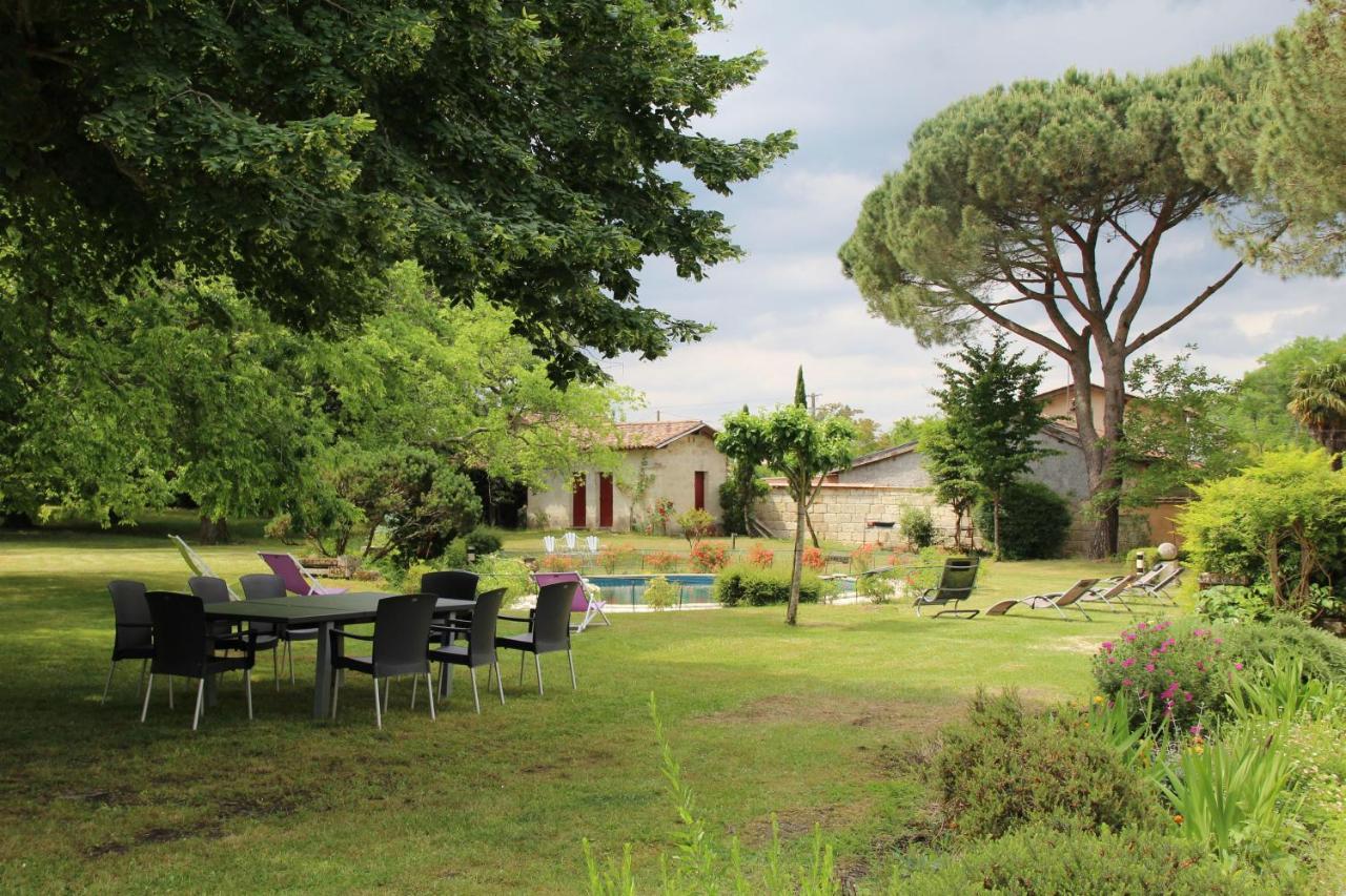 Chateau Rosemont: Family Estate with Pool & Tennis in Médoc Labarde Exterior photo