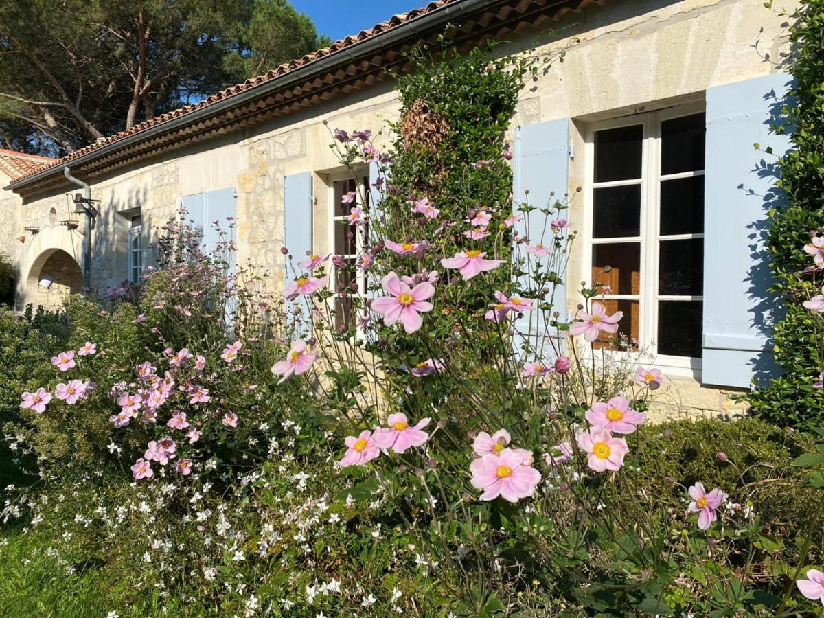 Chateau Rosemont: Family Estate with Pool & Tennis in Médoc Labarde Exterior photo