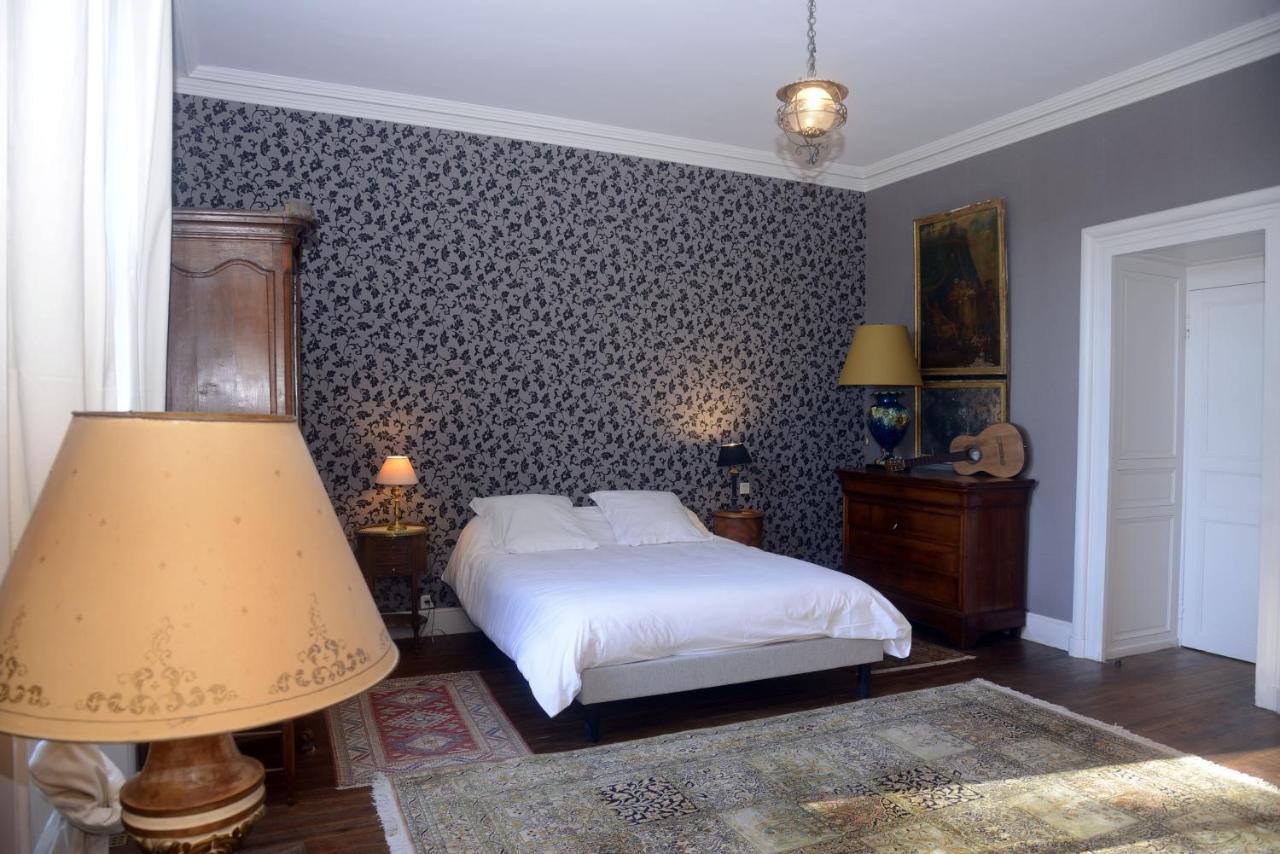 Chateau Rosemont: Family Estate with Pool & Tennis in Médoc Labarde Exterior photo